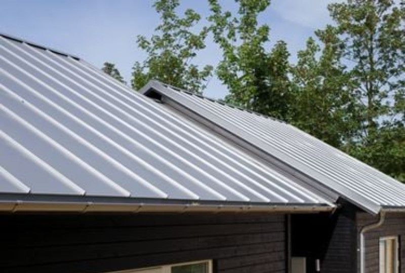 Takreparation av vattenskadat stålplåttak. Lysekil i Bohuslän